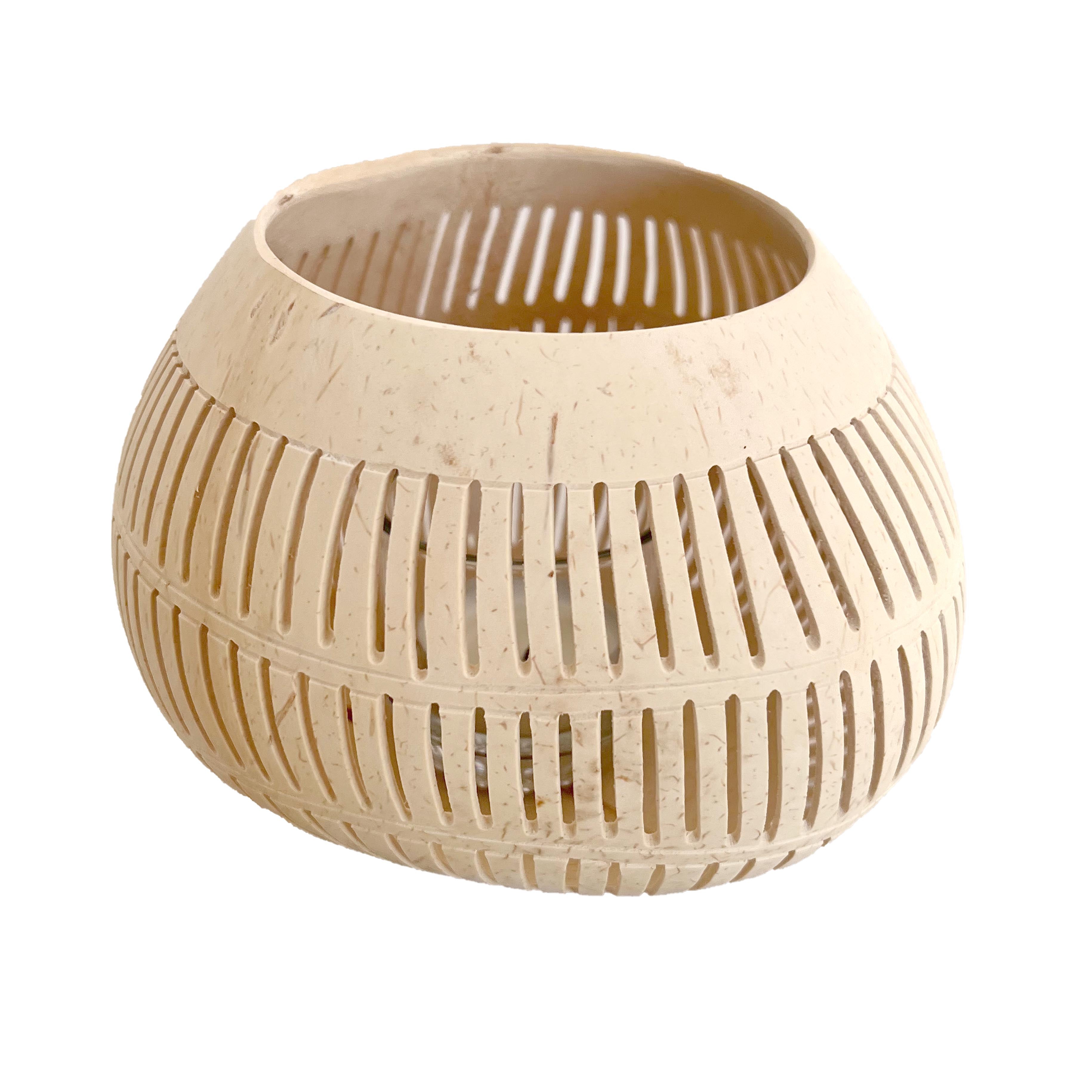 Kerzenhalter aus Kokosnuss geschnitzt